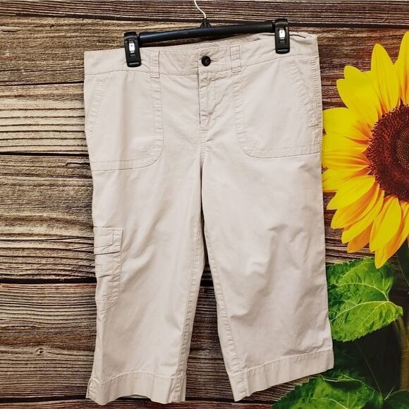 Dockers sand color mid rise curvy capris Pre-owned - Picture 1 of 6
